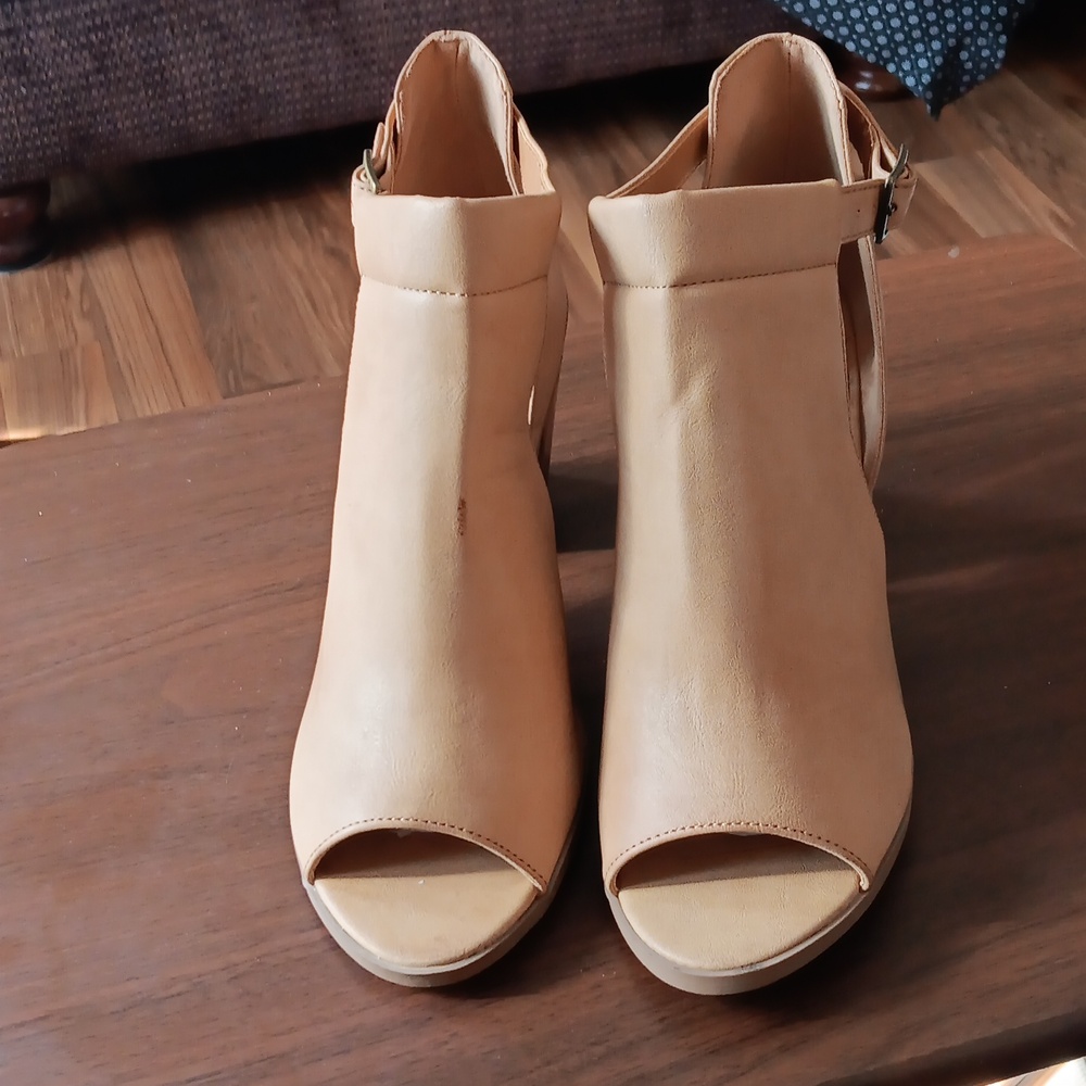 Women's Peep Toe Chunky Heeled Sandals (New)